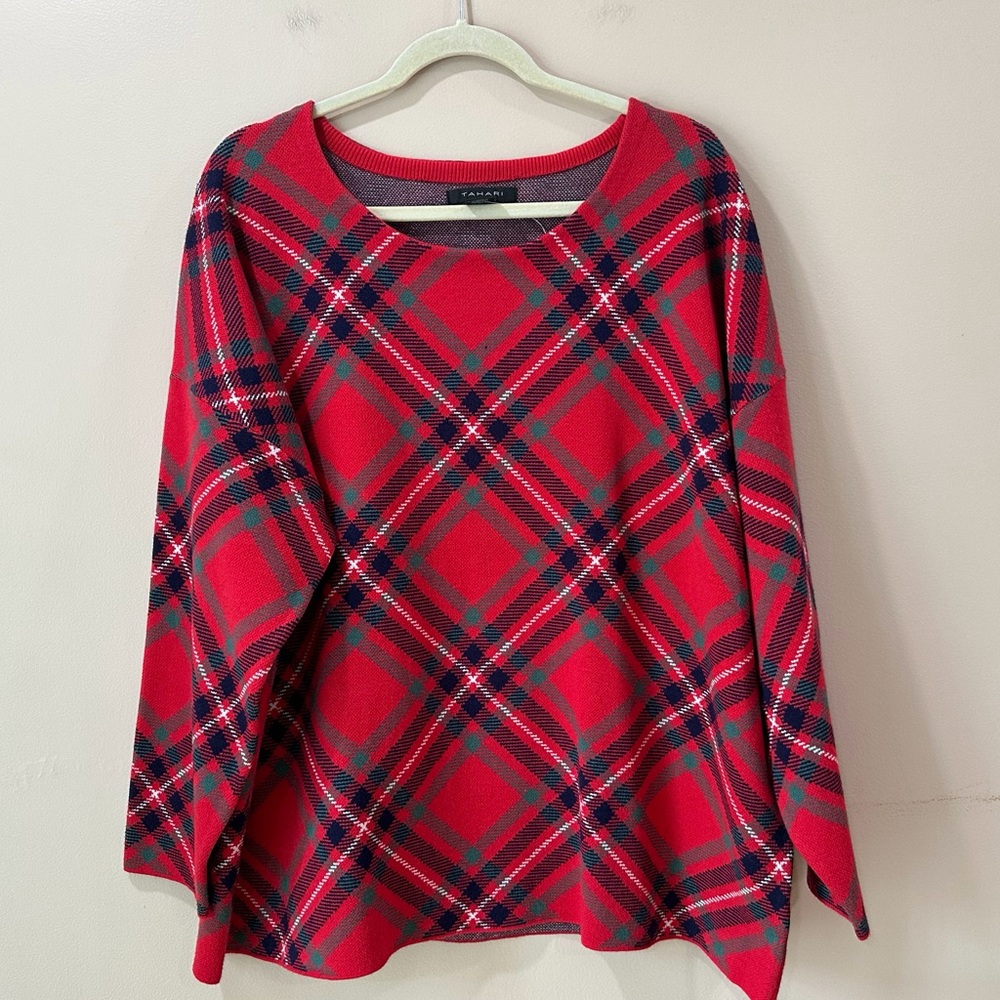 Tahari Women's Plus 3X Red Plaid Pullover Sweater Crewneck Holiday Christmas NWT